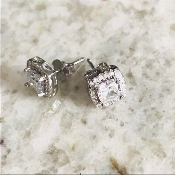 New Halo Stud Sterling Earrings Swarovski Crystals - Picture 5 of 7
